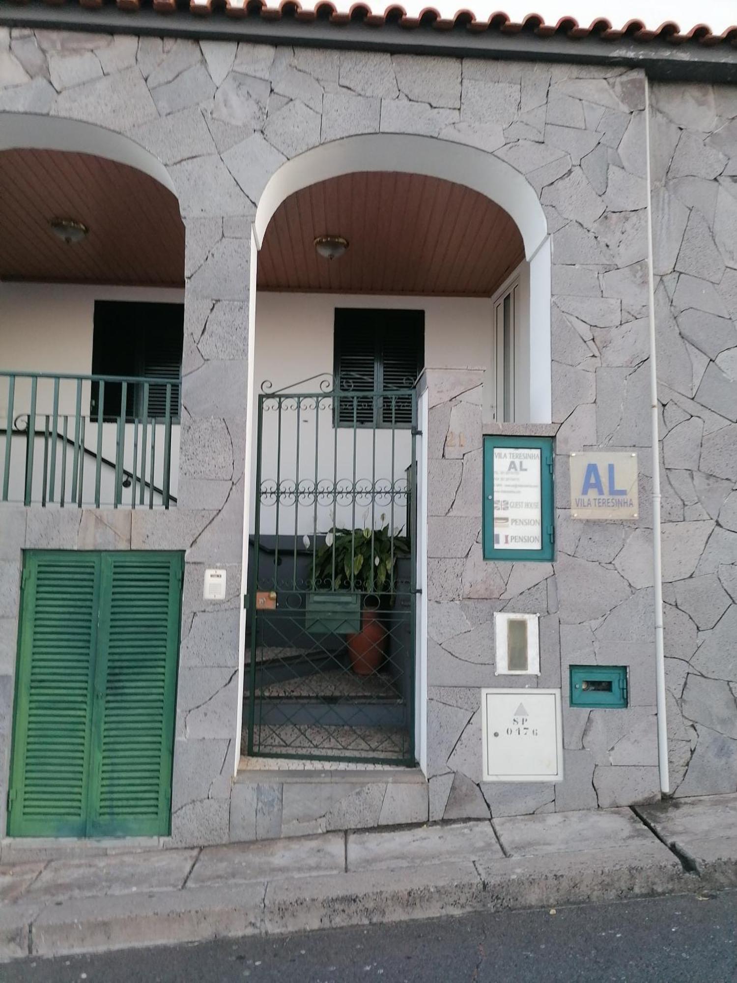 Pensao Residencial Vila Teresinha Фуншал Екстериор снимка