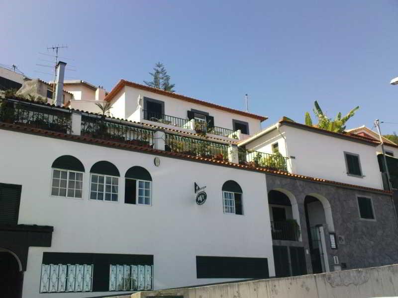 Pensao Residencial Vila Teresinha Фуншал Екстериор снимка