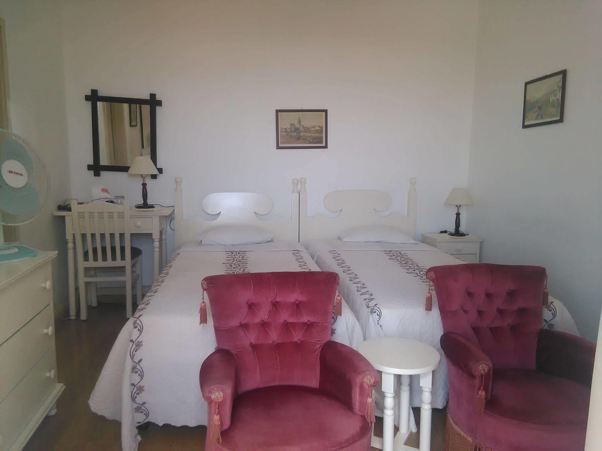 Pensao Residencial Vila Teresinha Фуншал Екстериор снимка