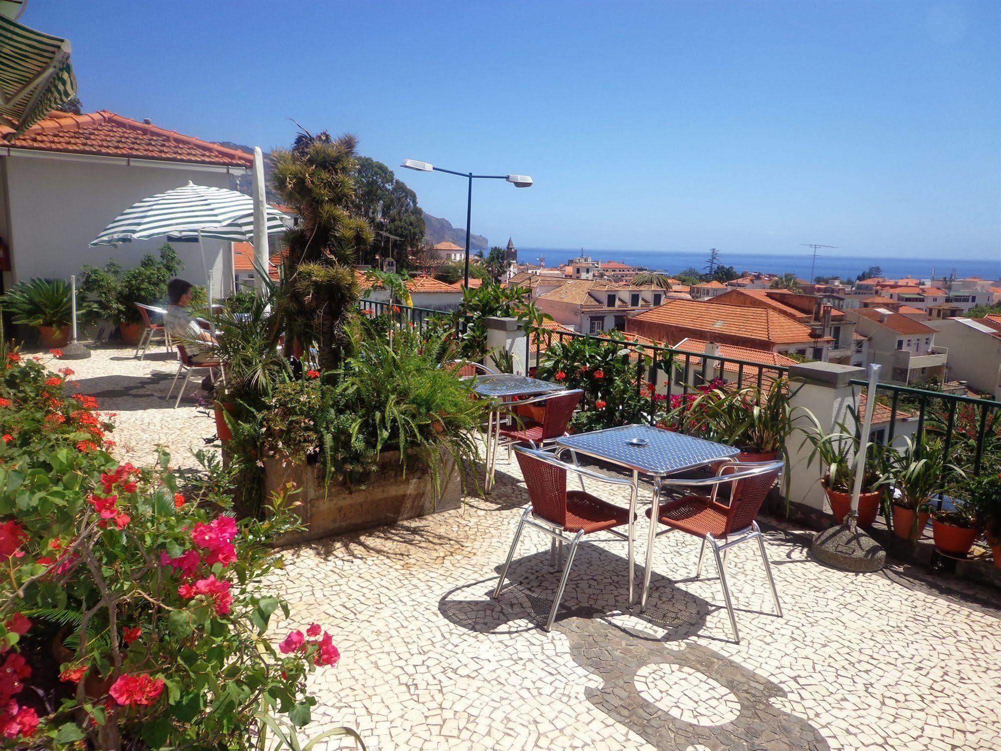 Pensao Residencial Vila Teresinha Фуншал Екстериор снимка
